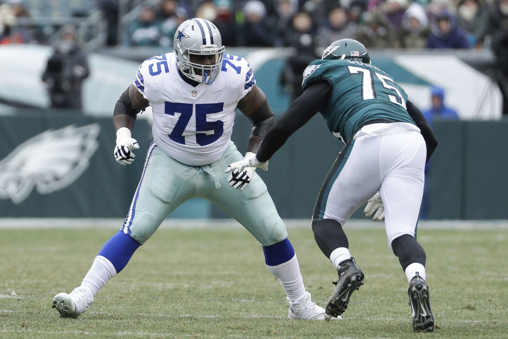 Byron Bell, offensive lineman